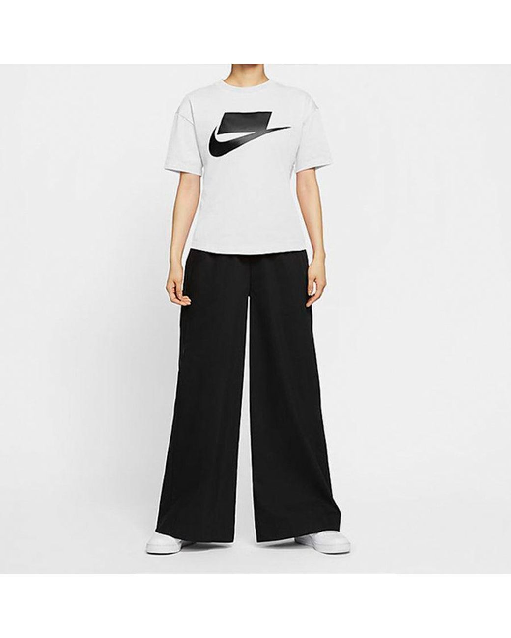 Nike White (Wmns) Sportswear Chest Classic Large Logo Short Sleeve