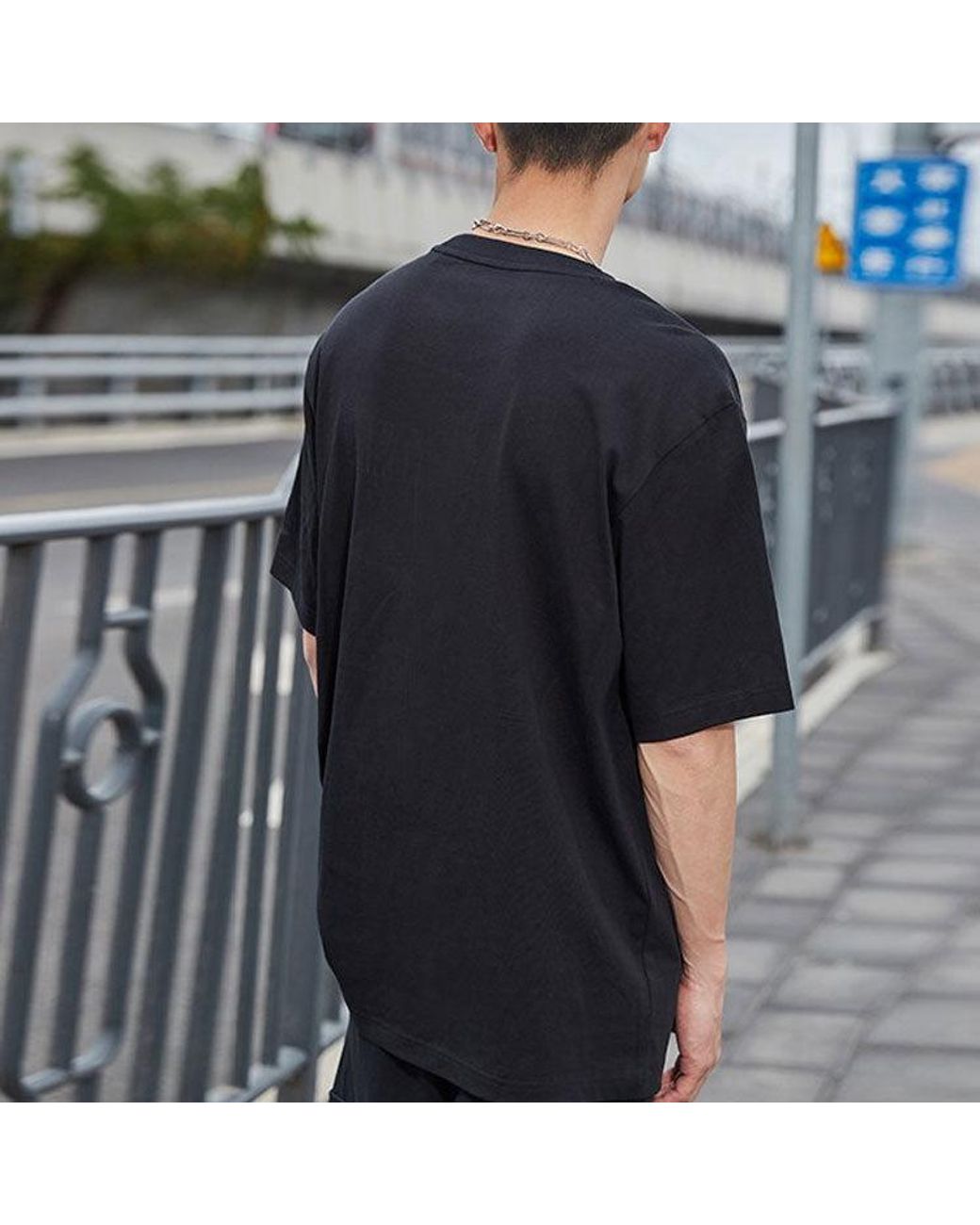 Li-ning Black Graphic Loose Fit T-Shirt for men