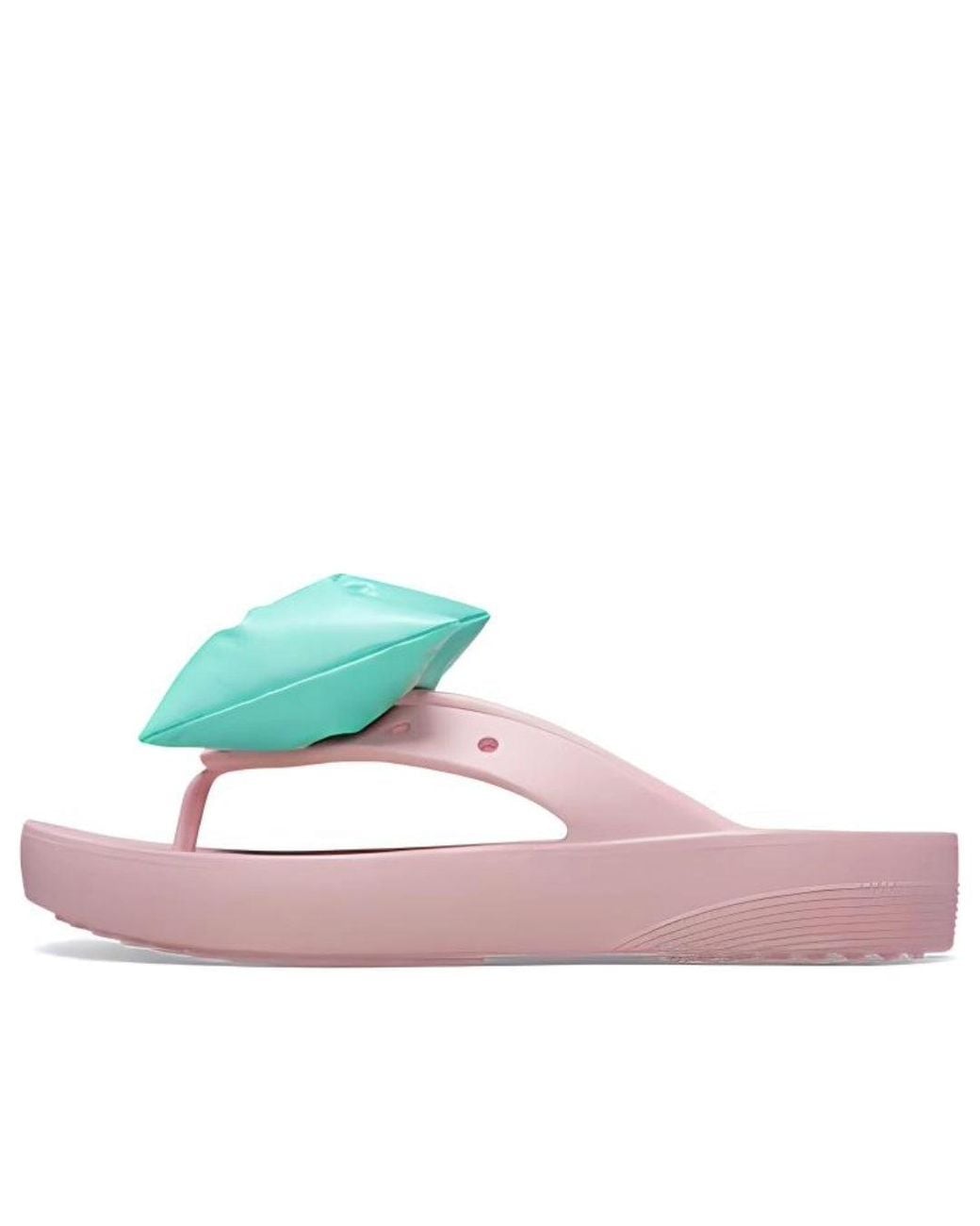CROCSTM Pink (Wmns) Classic Platform Bow Flip Flops