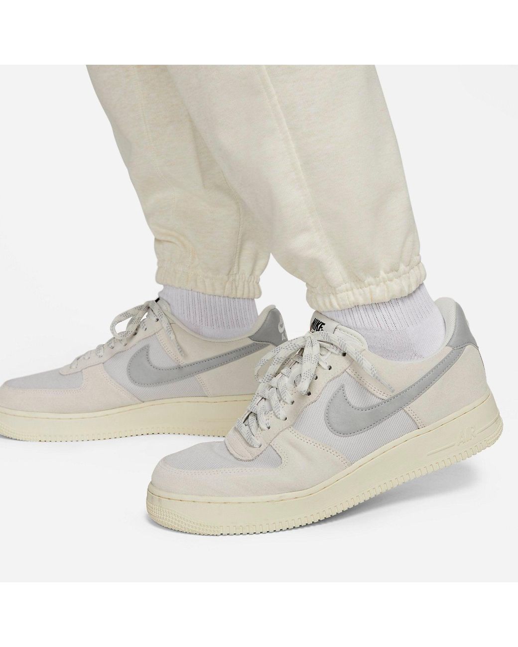 Nike White Dri-Fit Standard Issue Basketball Trousers for men