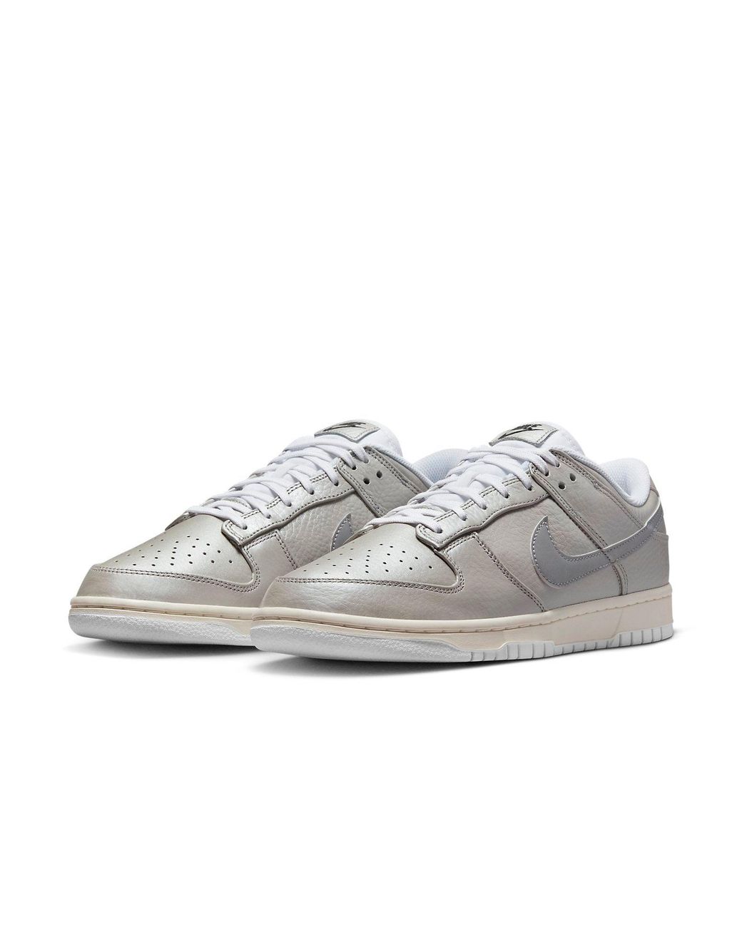 Nike Gray Dunk Low Se 'Metallic' for men