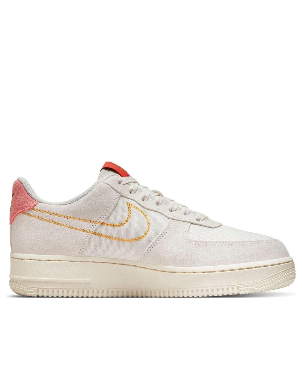 Nike White Air Force 1 '07 Sneakers