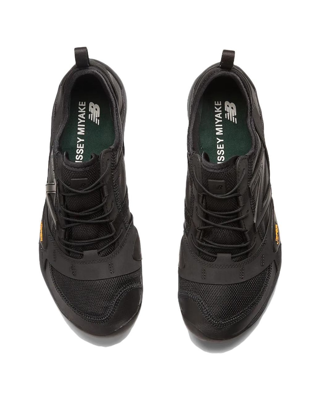 New Balance Mt10O X Issey Miyake in Black for Men | Lyst UK