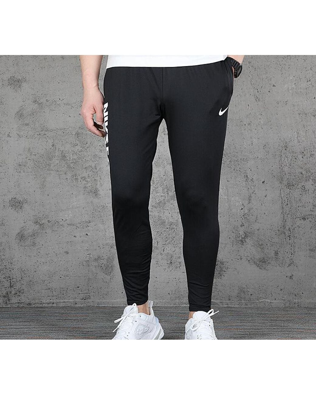 Nike Black Fc Essential Sweatpants for men
