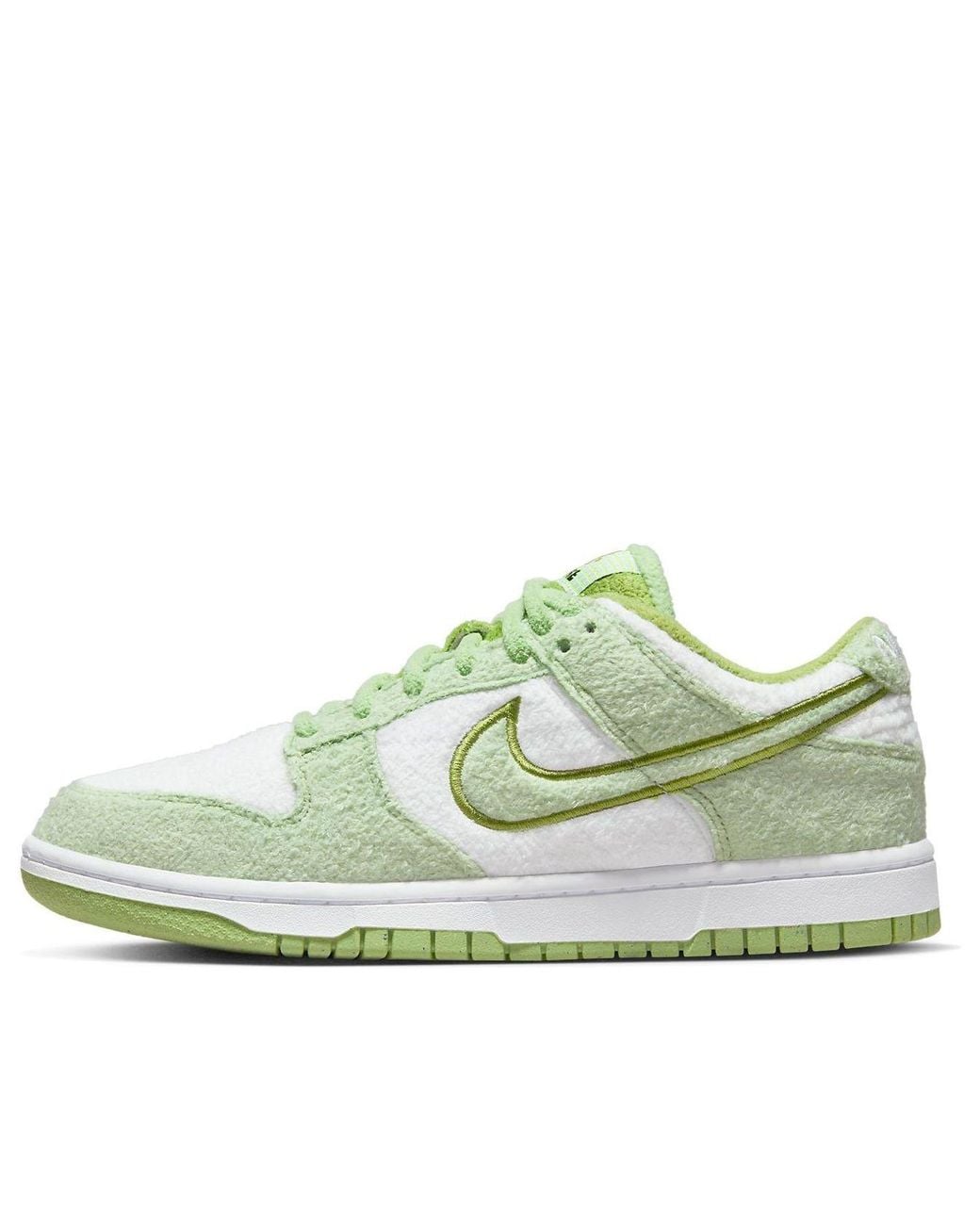 Nike White (Wmns) Dunk Low Se 'Fleece