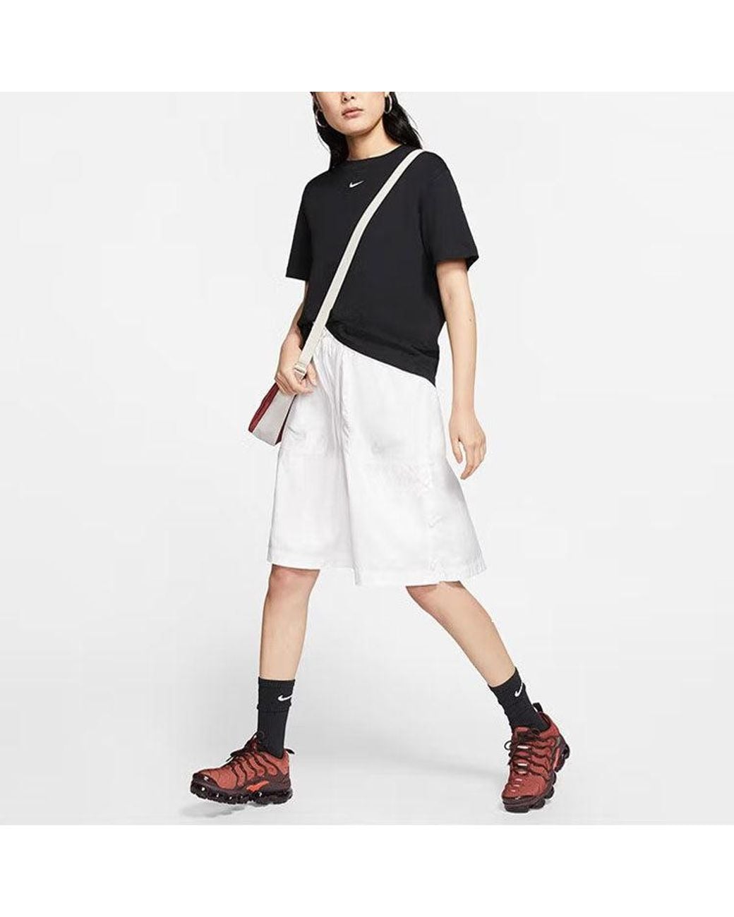 Nike Black (Wmns) Sportswear Essentials Embroidery Logo