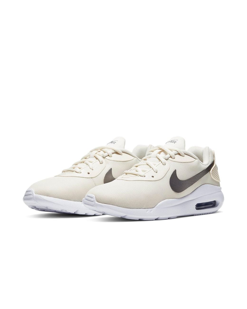 Nike White Air Max Oketo