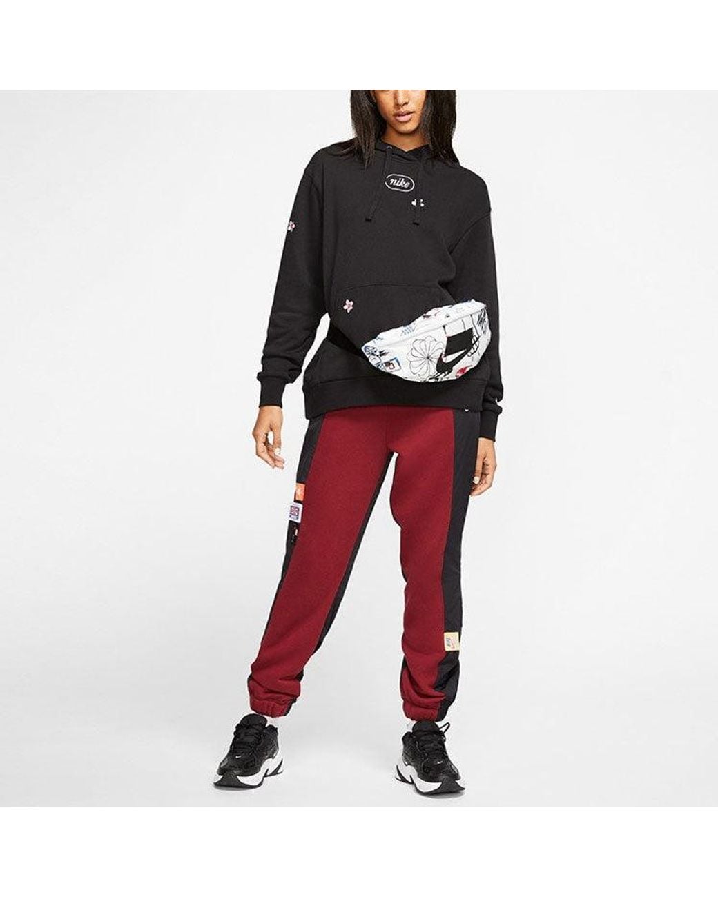 Nike Black (Wmns) Flc Emb Fruit Small Embroidered Hooded Long Sleeves Pullover