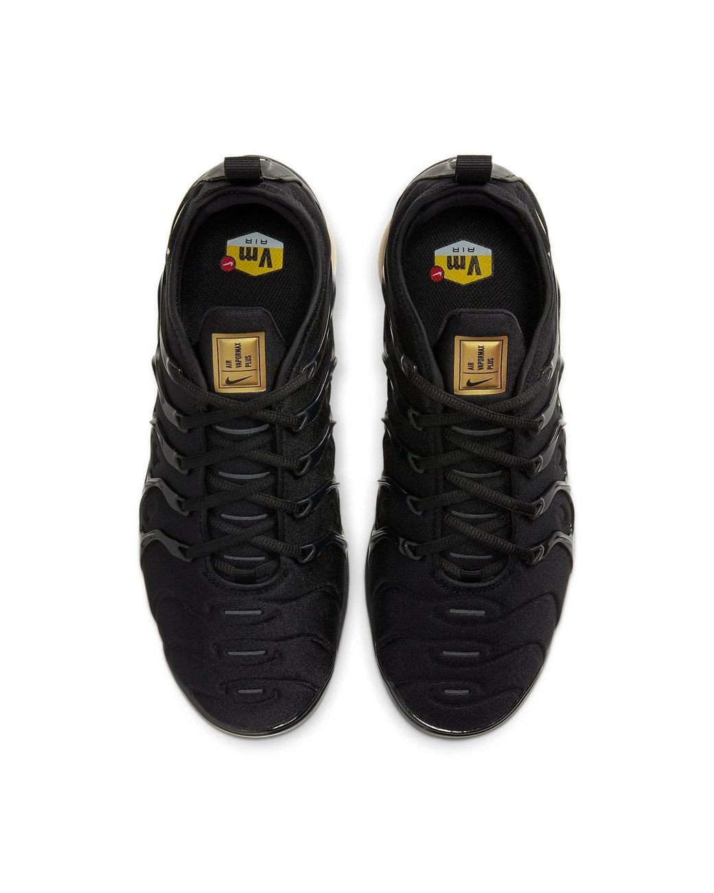 nike black air vapormax plus sneakers