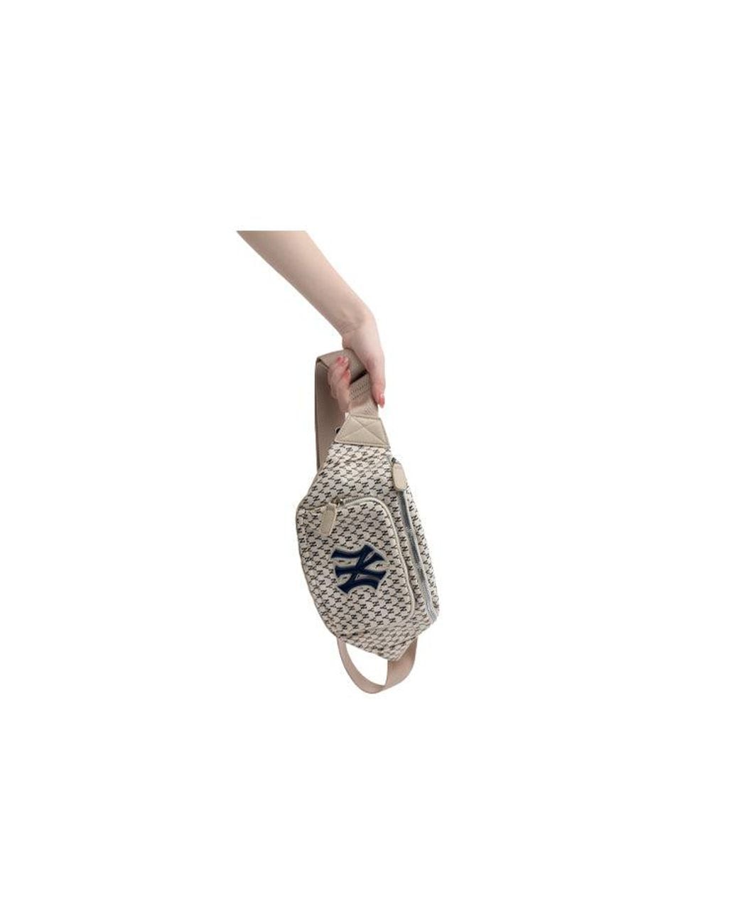 MLB White Monogram Series Retro Full Print Ny New York Yankees Casual Classic Fanny Pack