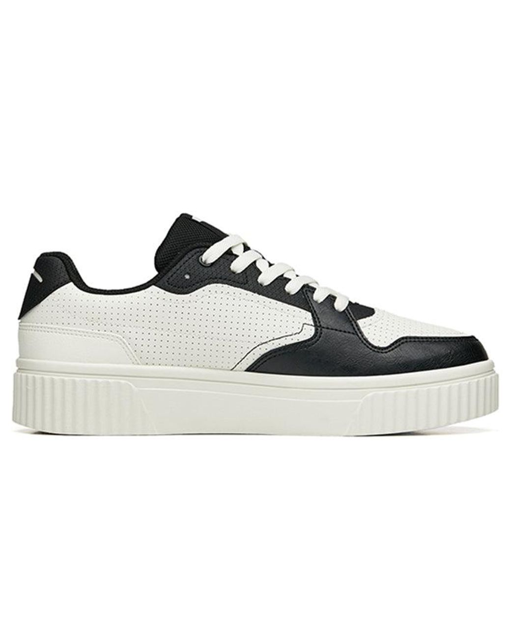 Anta Black Classic Lifestyle Low-Top for men