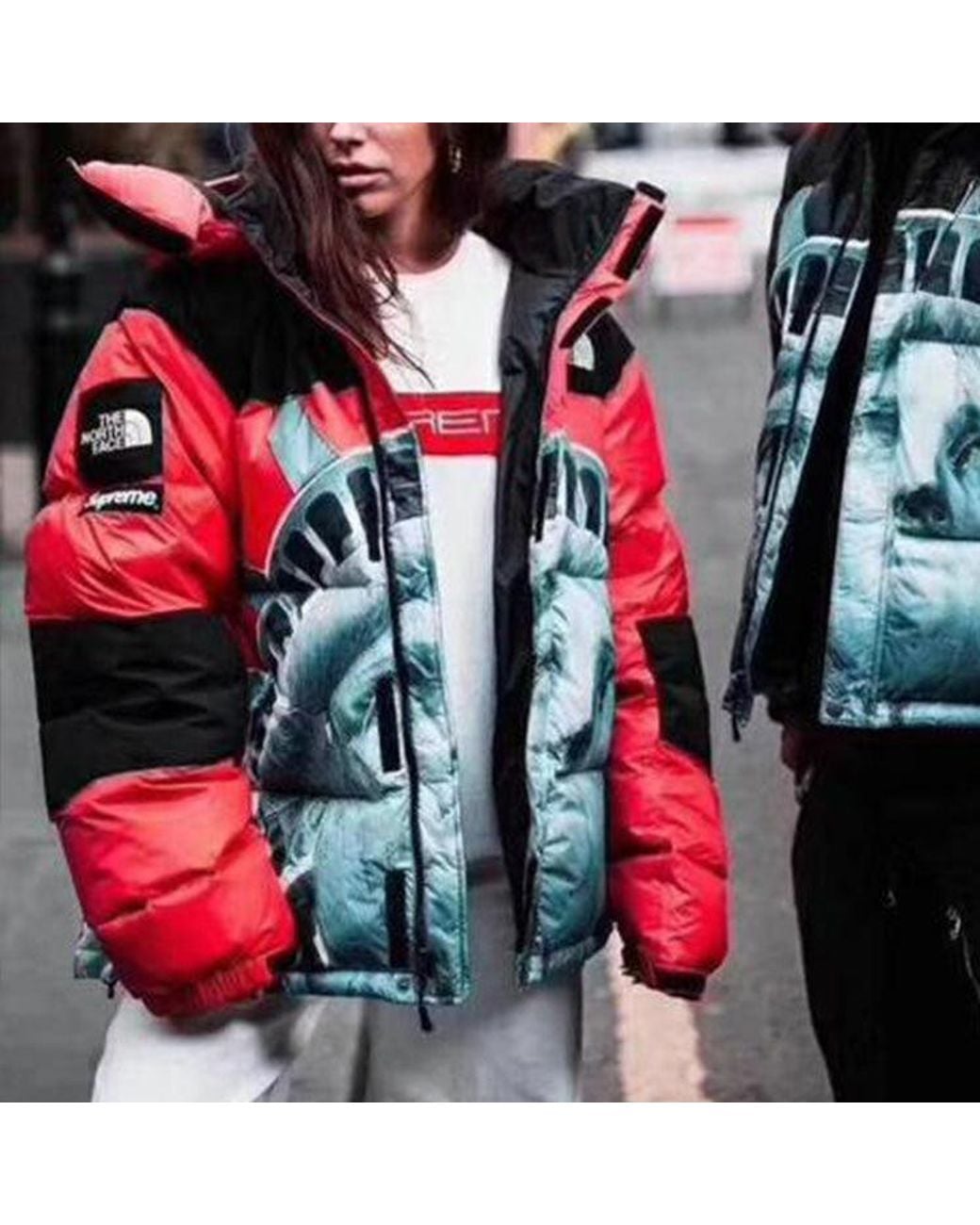 Supreme X The North Face Statue Of Liberty Mountain Jacket in Red 
