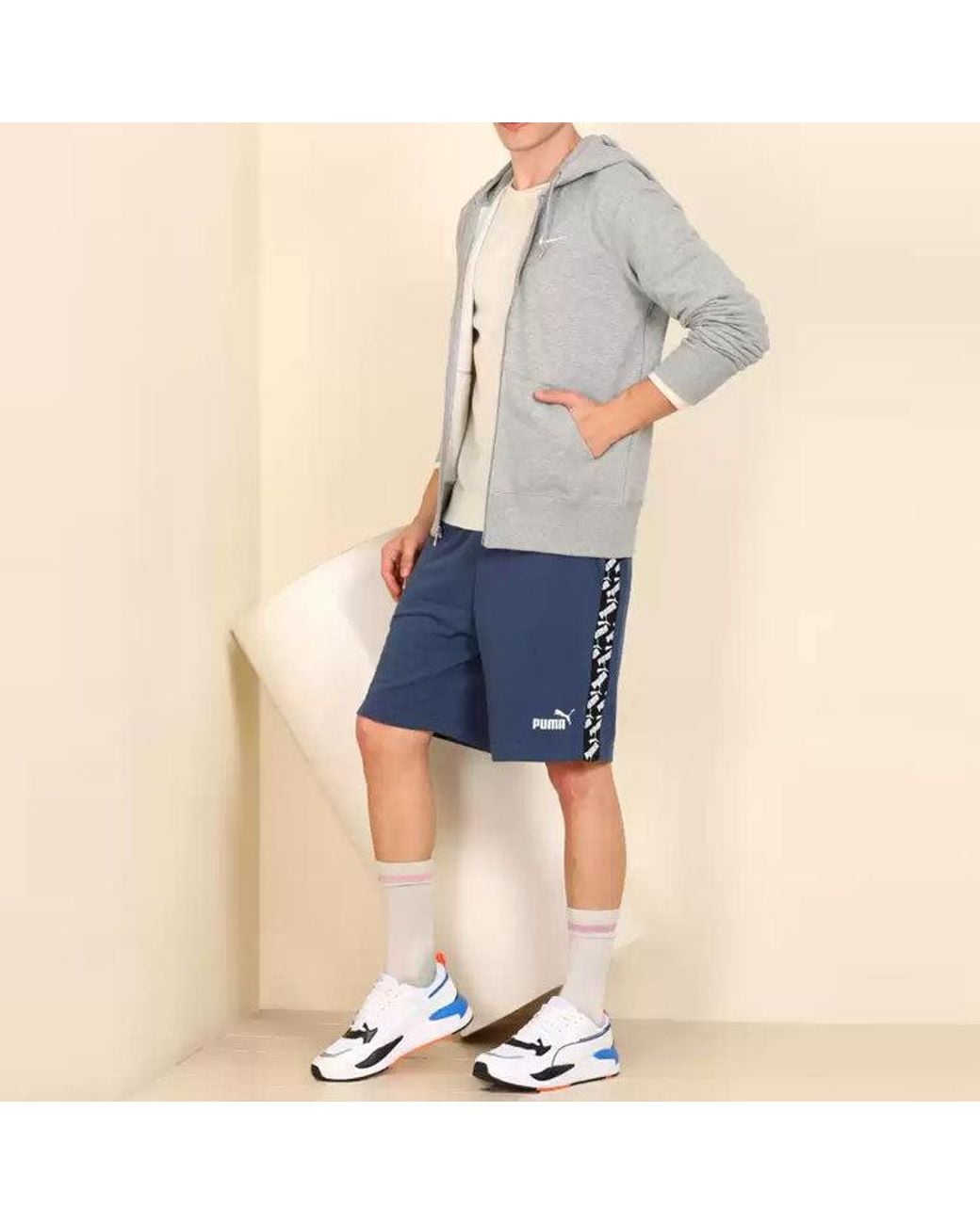Nike White Full Sleeve Solid Sweatshirt for men