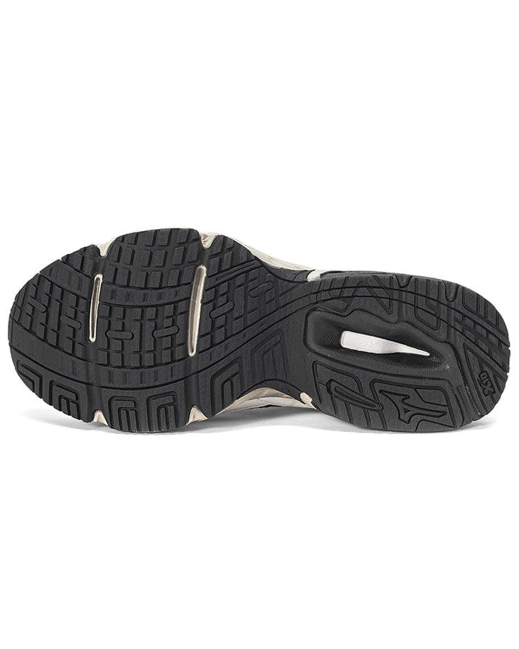 Mizuno White Wave Solar Low 'Cool' for men