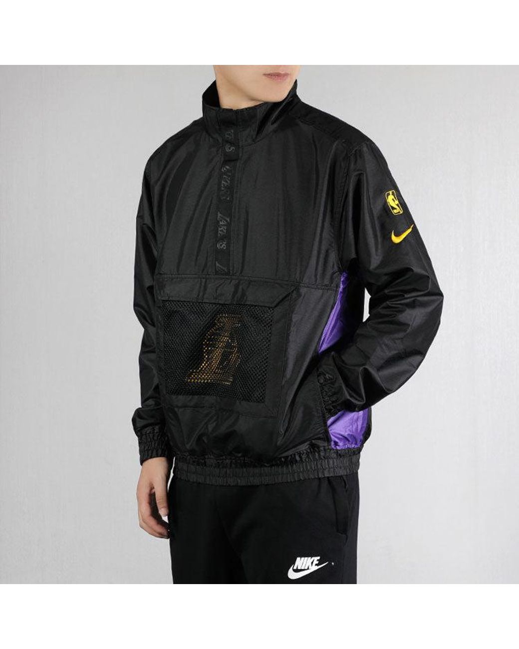 Nike Black Lightweight Nba Los Angeles Lakers Sports Jacket for men