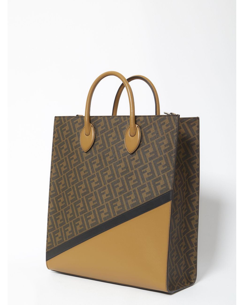 【FENDI】トート Fendi Diagonal Vertical Tote ★関税送料込み fendi-Beige-Vertical-Tote-Bag.jpeg