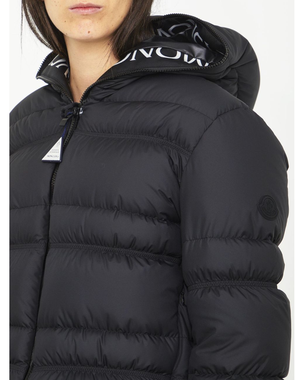 Moncler Yser Short Down Jacket in Black | Lyst