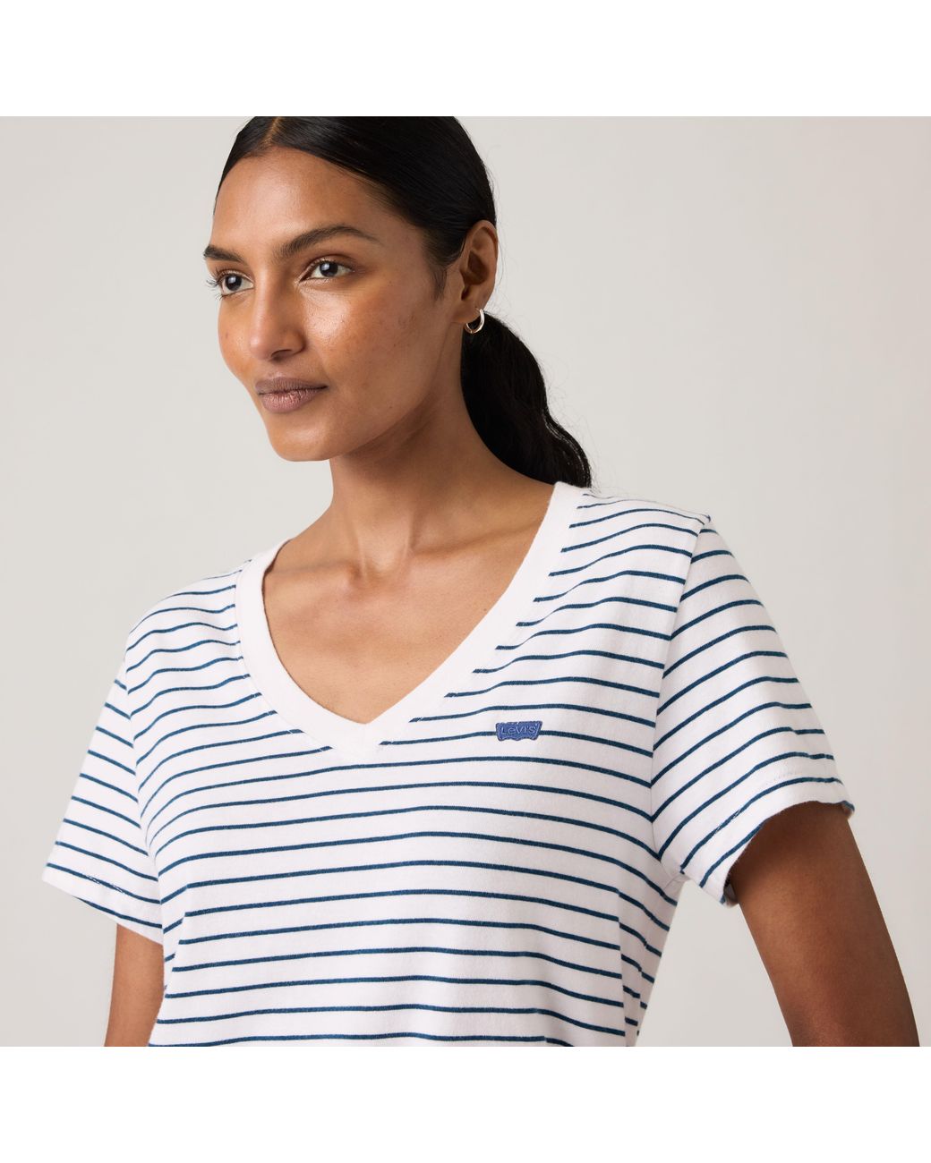 Levi's White Favorite Cotton V Neck Tee