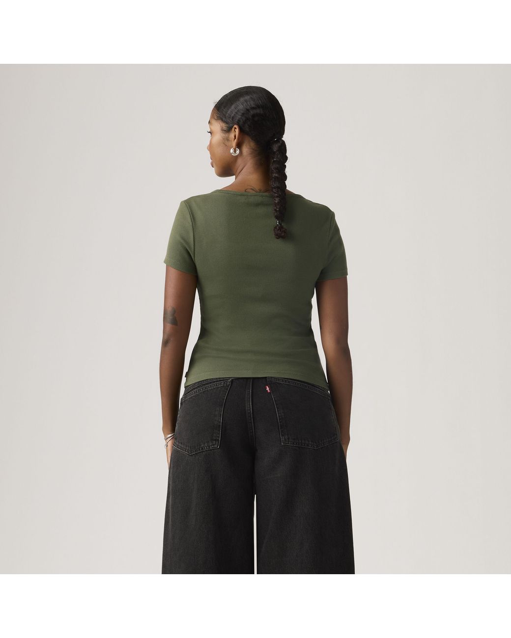 Levi's Essential T Shirt Met Vierkante Hals in het Green