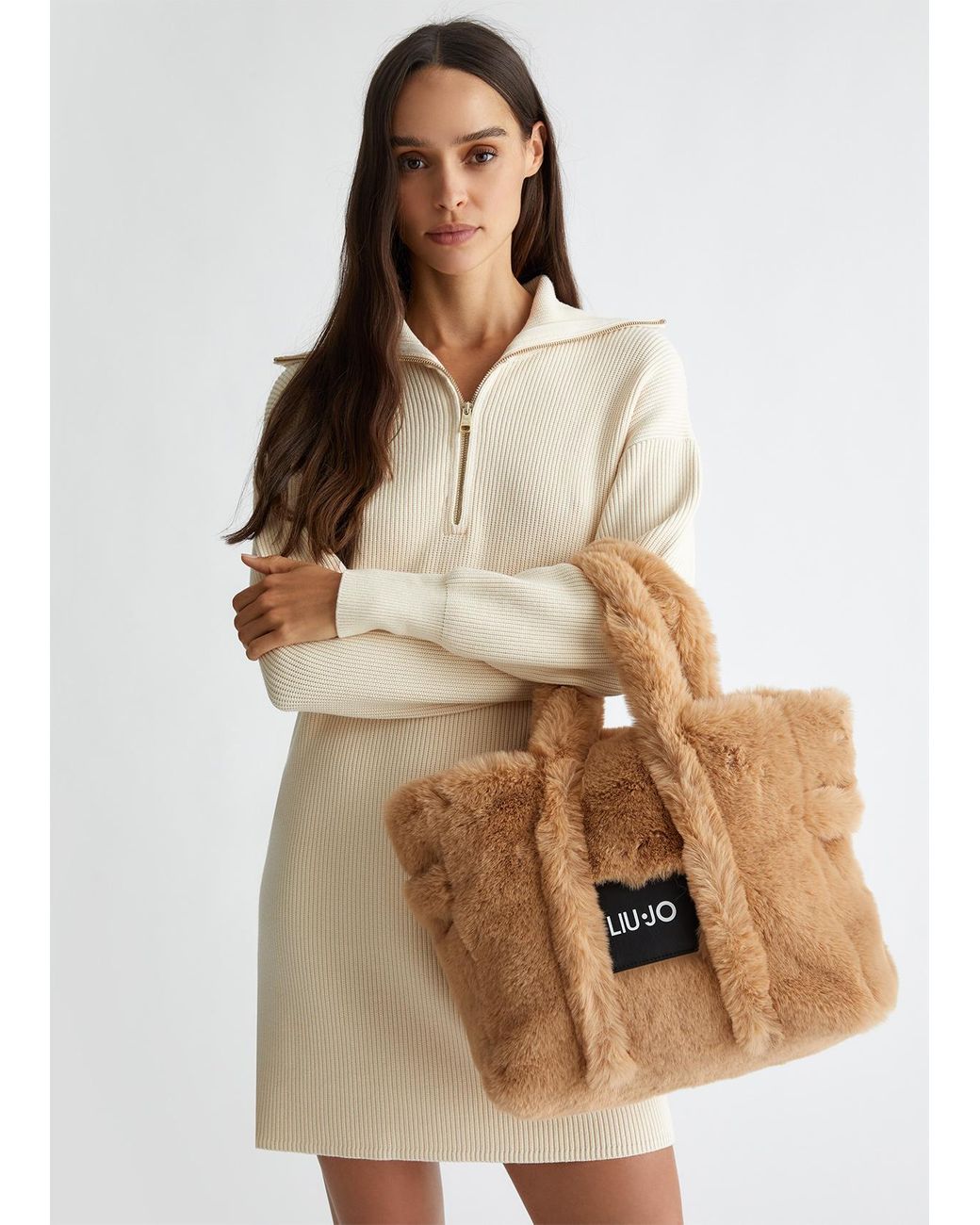 Sac à Main Demi-lune Brodé Fourrure Artificielle – Couleur Marron, Taille Moyenne, Neuf