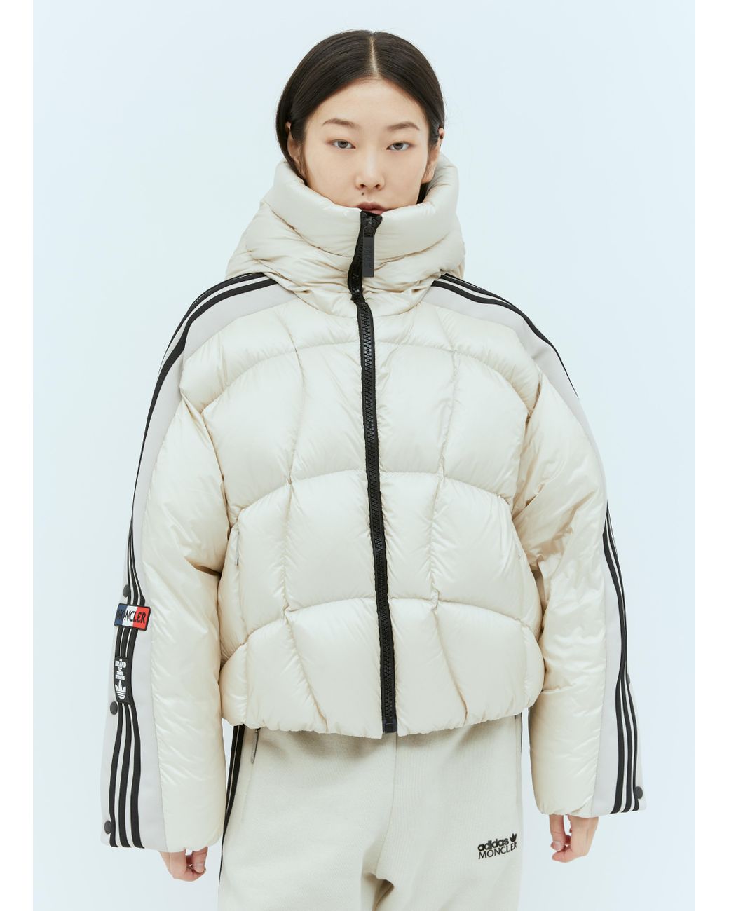 MONCLER フード付きパーカー ホワイト/ネイビー MONCLER ネイビー フード付きパーカー - メルカリ