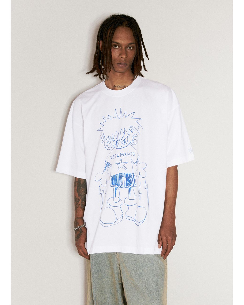 【VETEMENTS】ホワイト Sticker Tシャツ vetements-White-Scribbled-Teen