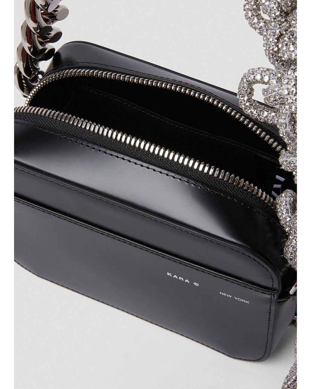 KARA ショルダーバッグ KARA（カラ）の「CHAIN CAMERA BAG（ショルダーバッグ）」 - WEAR