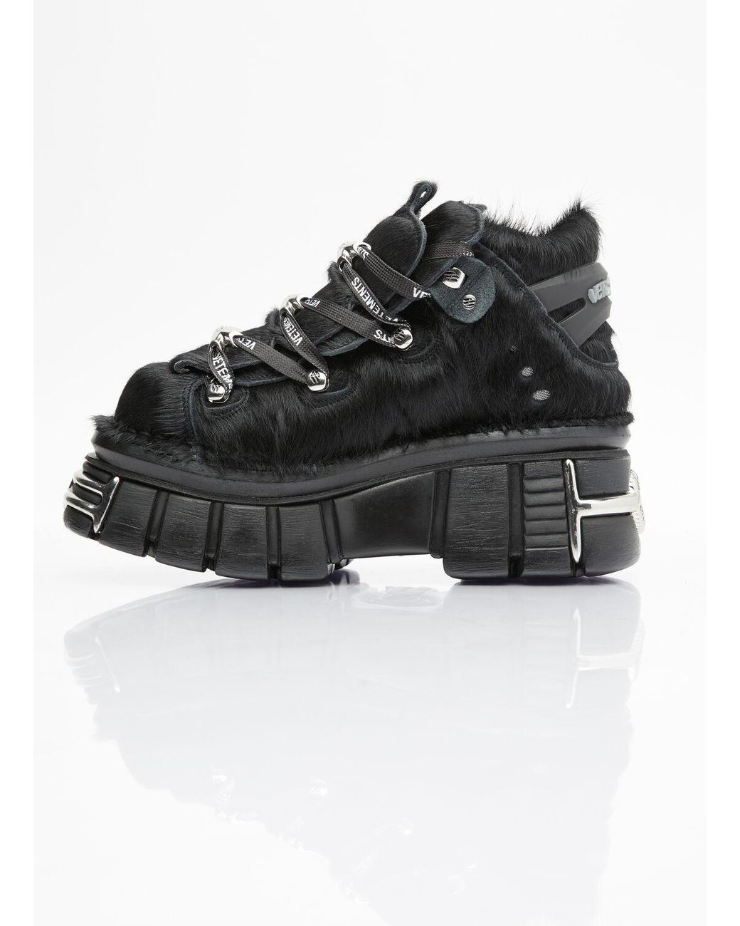 vetements-Black-X-New-Rock-