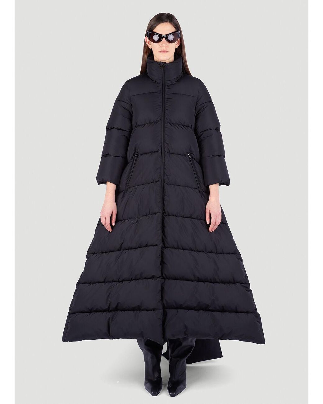 Balenciaga Synthetic Maxi Bow Puffer Coat in Black | Lyst Canada