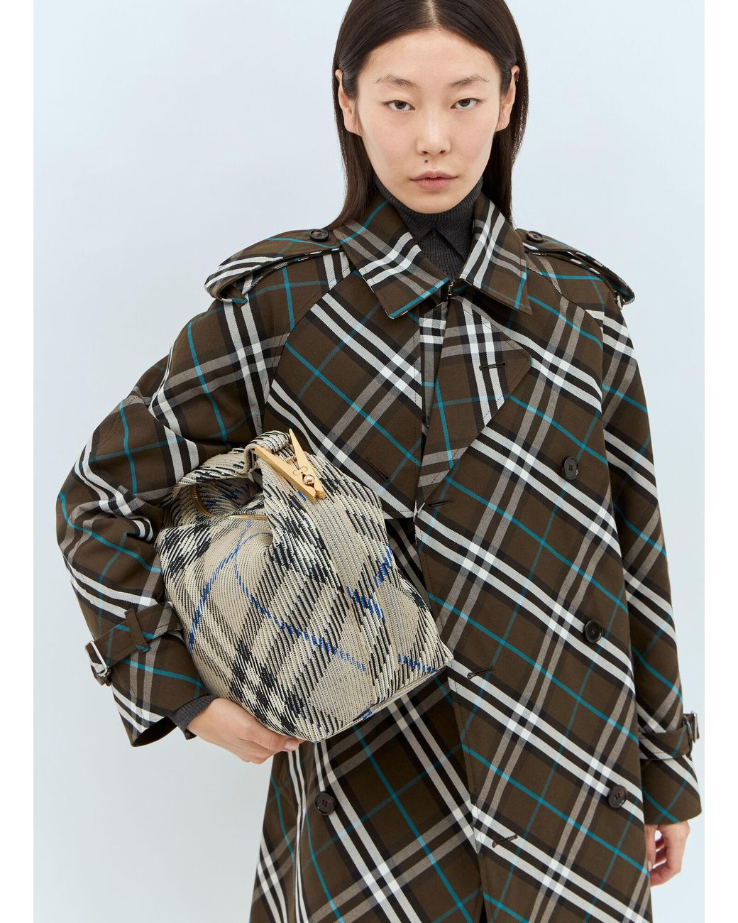 burberry-Beige-Medium-Peg-