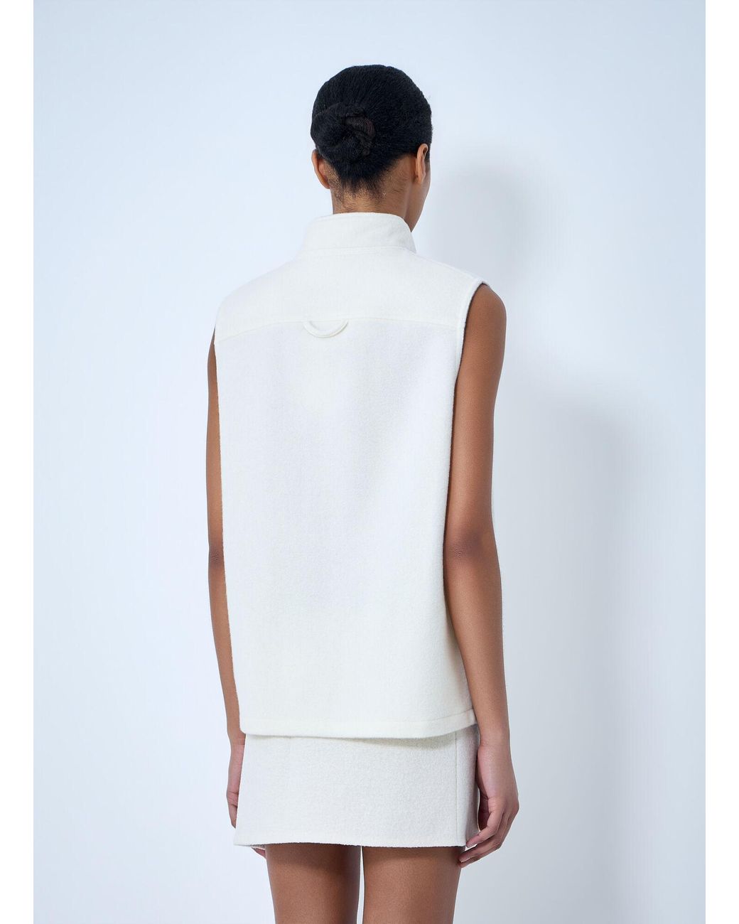 Rier White Sleeveless Zip Vest