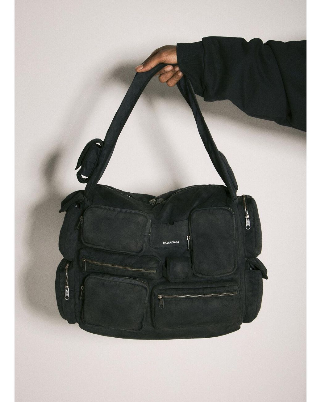 バッグ BALENCIAGA super busy large sling bag Superbusy Sling Bag Large in Black | Balenciaga CA