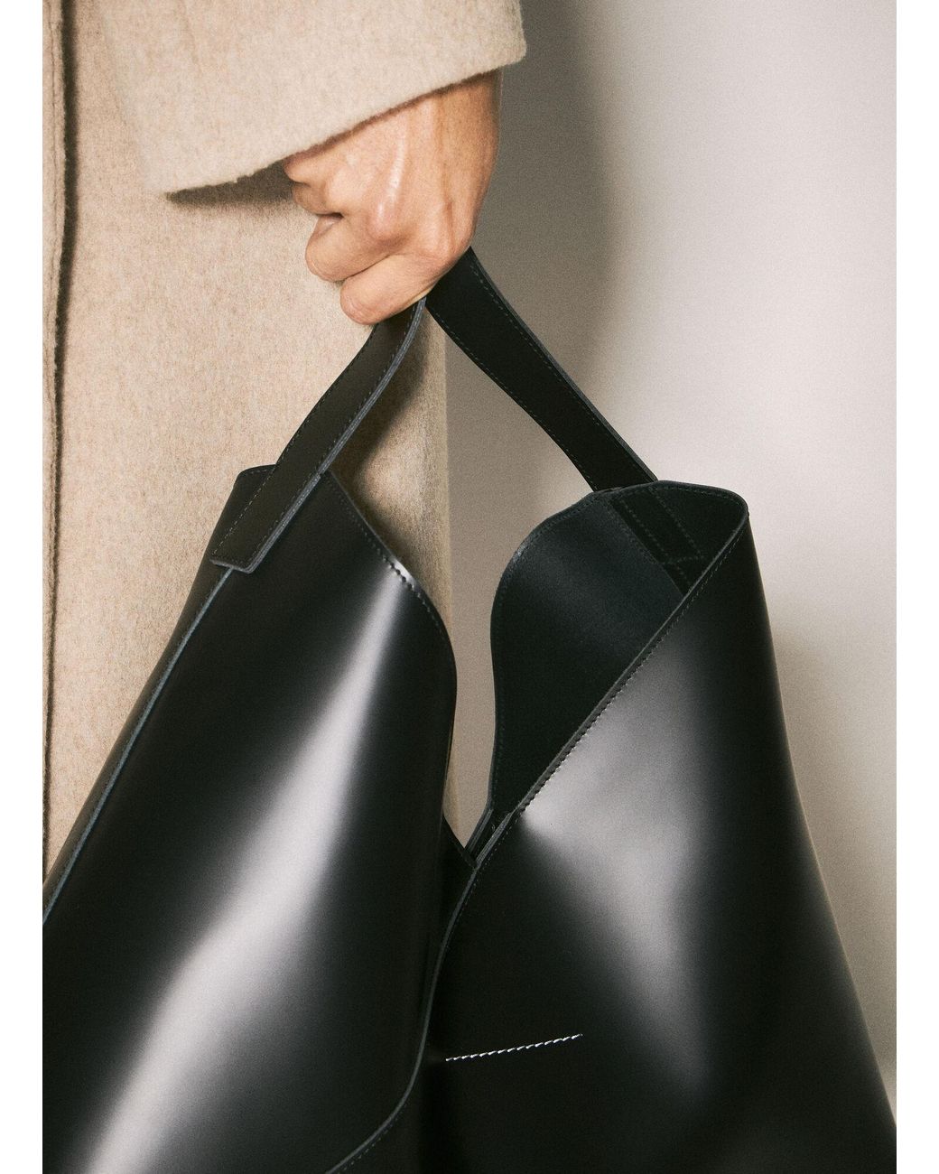 【MM6】Fortune Cookie Open-Top Small Shoulder Bag 28436201_57807550_600.jpg