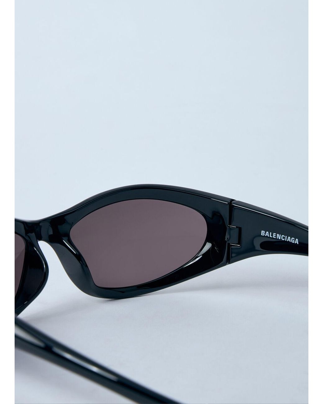 ★関税込み★ BALENCIAGA Sporty B Round Sunglasses Sporty B Round Af Sunglasses in Black | Balenciaga US