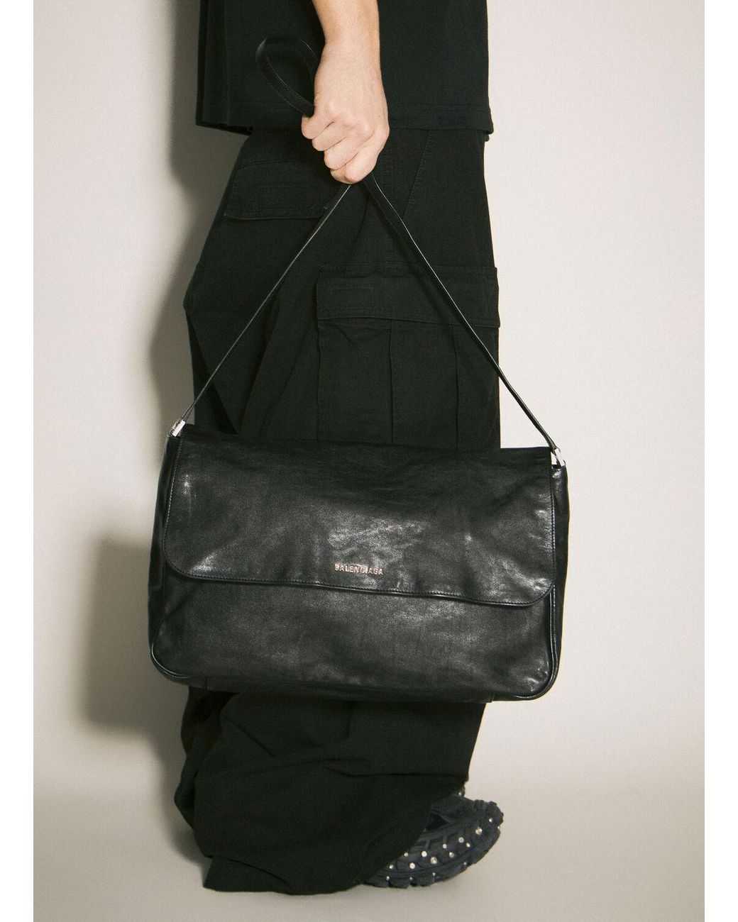 Balenciaga Grungy Medium Messenger Bag for Men | Lyst