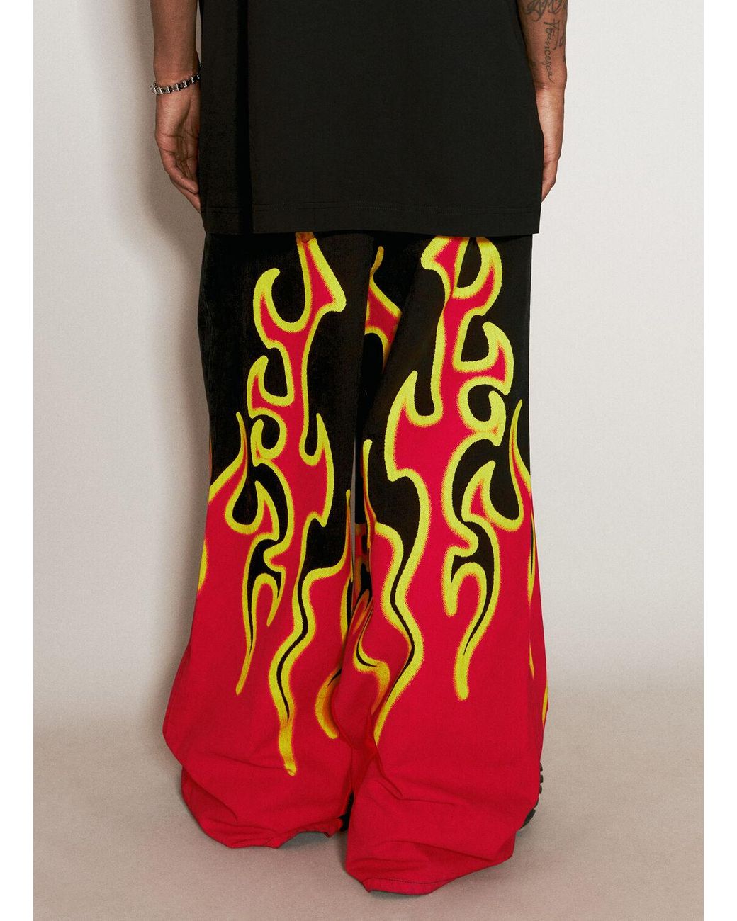vetements-Red-Fire-Big-shape-
