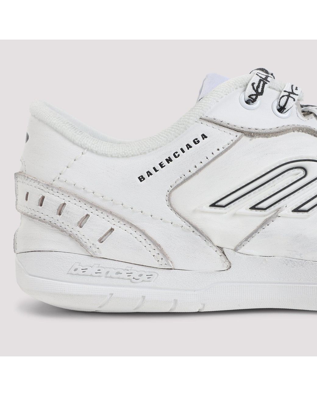 Balenciaga White Hamptons Sports Shoes