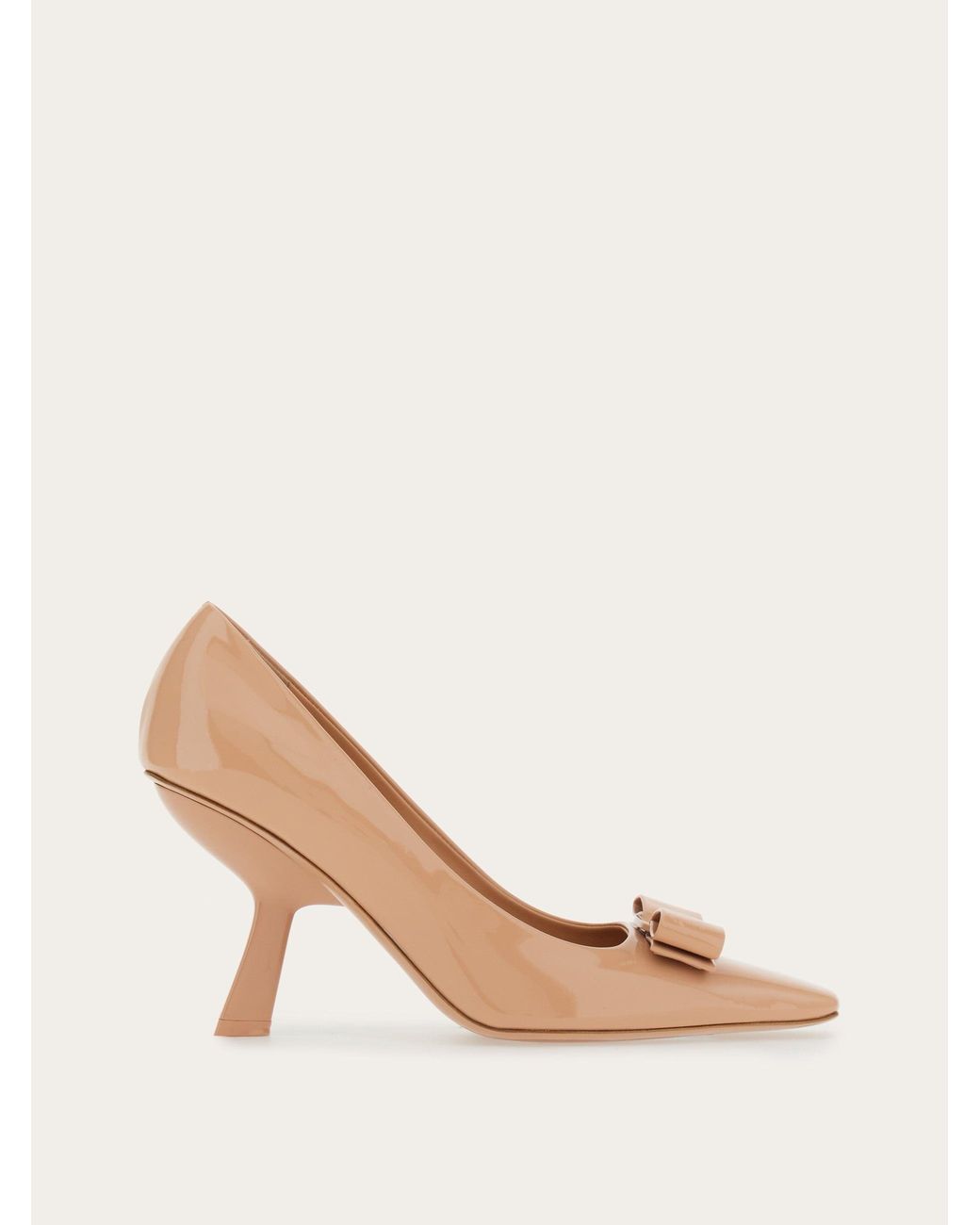 Ferragamo Natural Pump — Nude