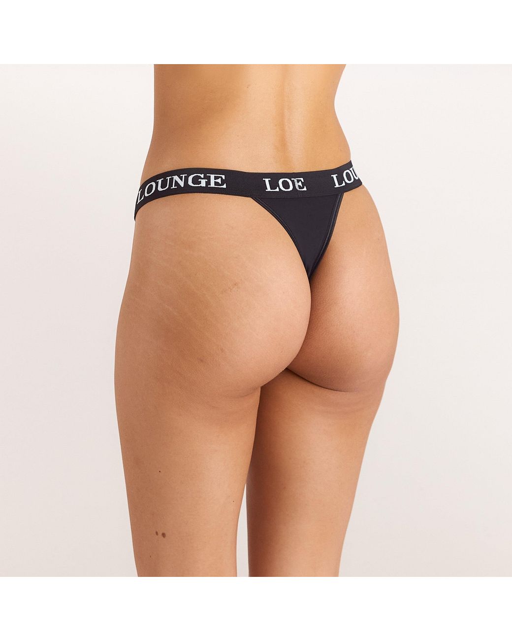 Lounge Black Bamboo Triangle String
