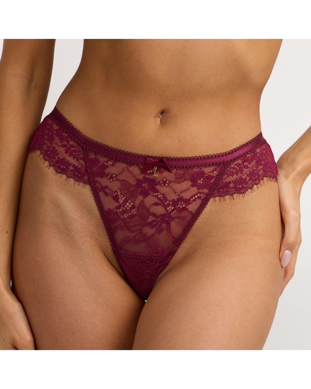String À Finitions Dentelle Lounge en coloris Red