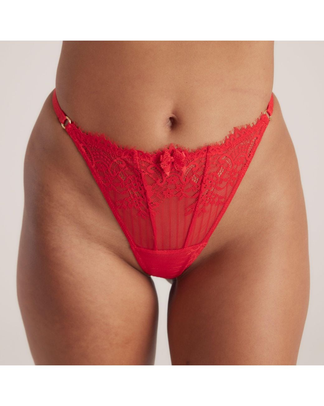 Lounge Tempt String in het Red
