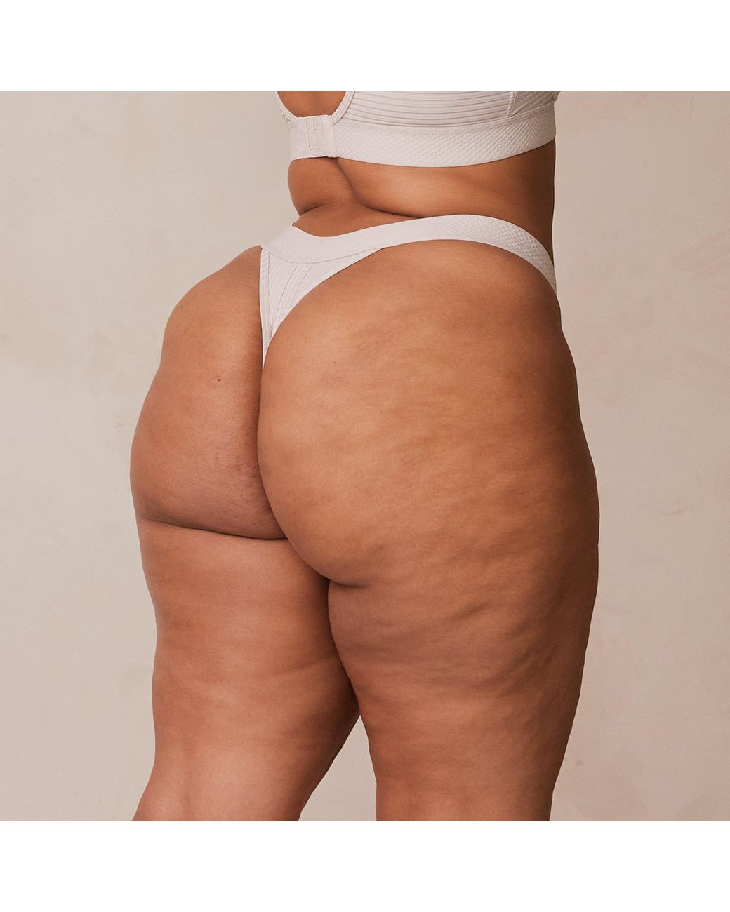 Lounge Bare String in het Brown