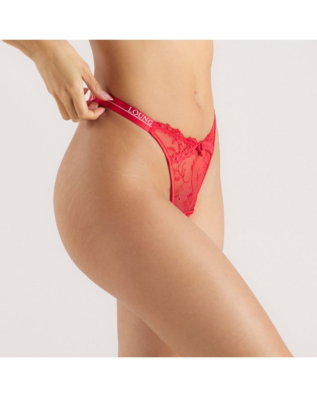 Lounge Reveal String in het Red
