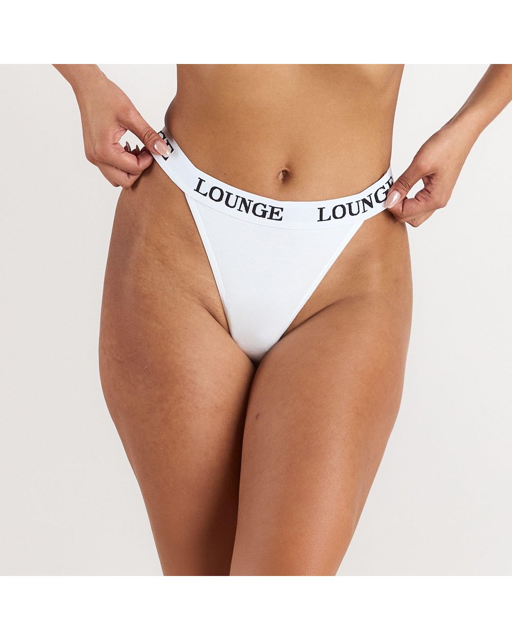 Bamboo Triangle String Lounge en coloris White