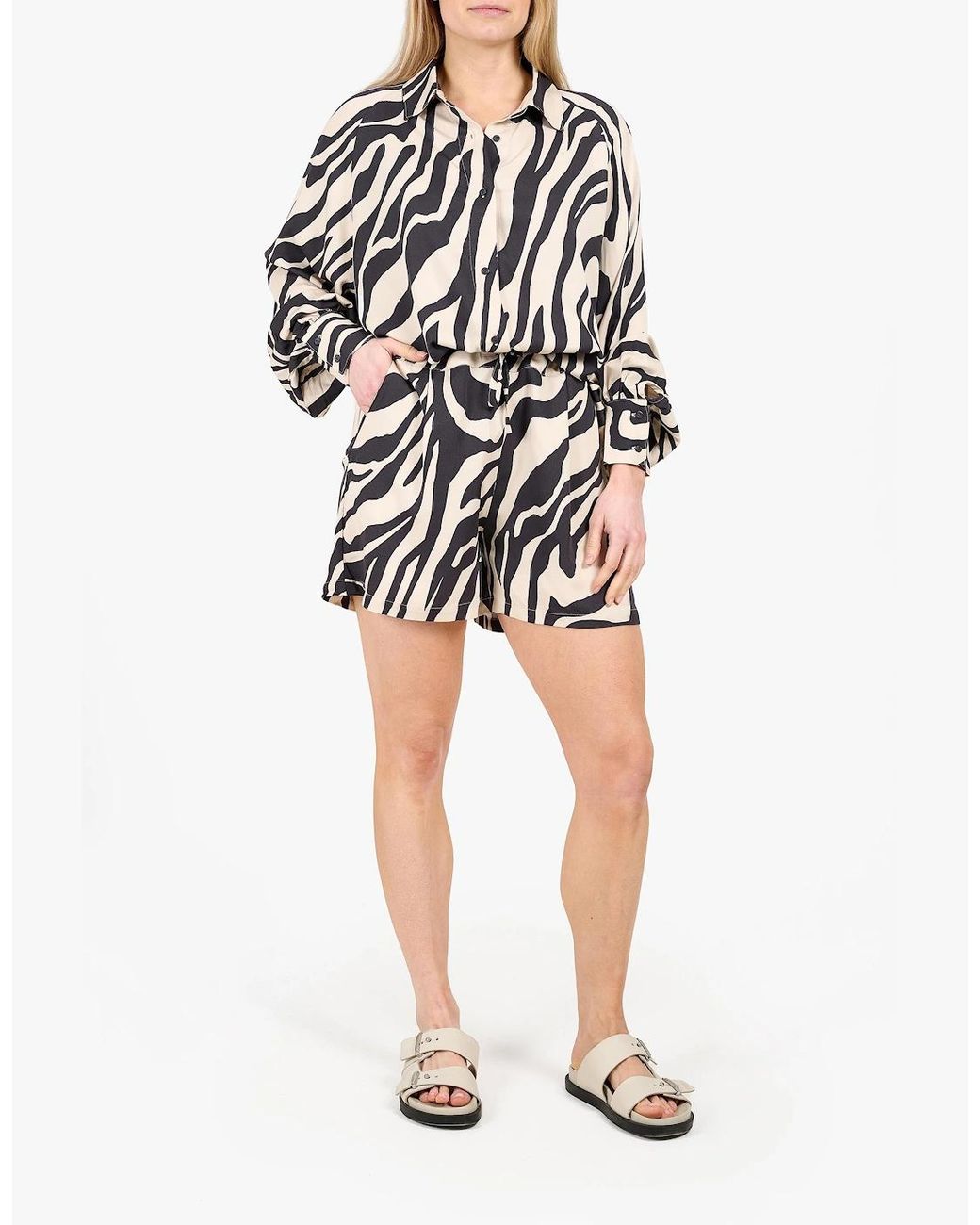 Tutti & Co Green Adorn Shorts