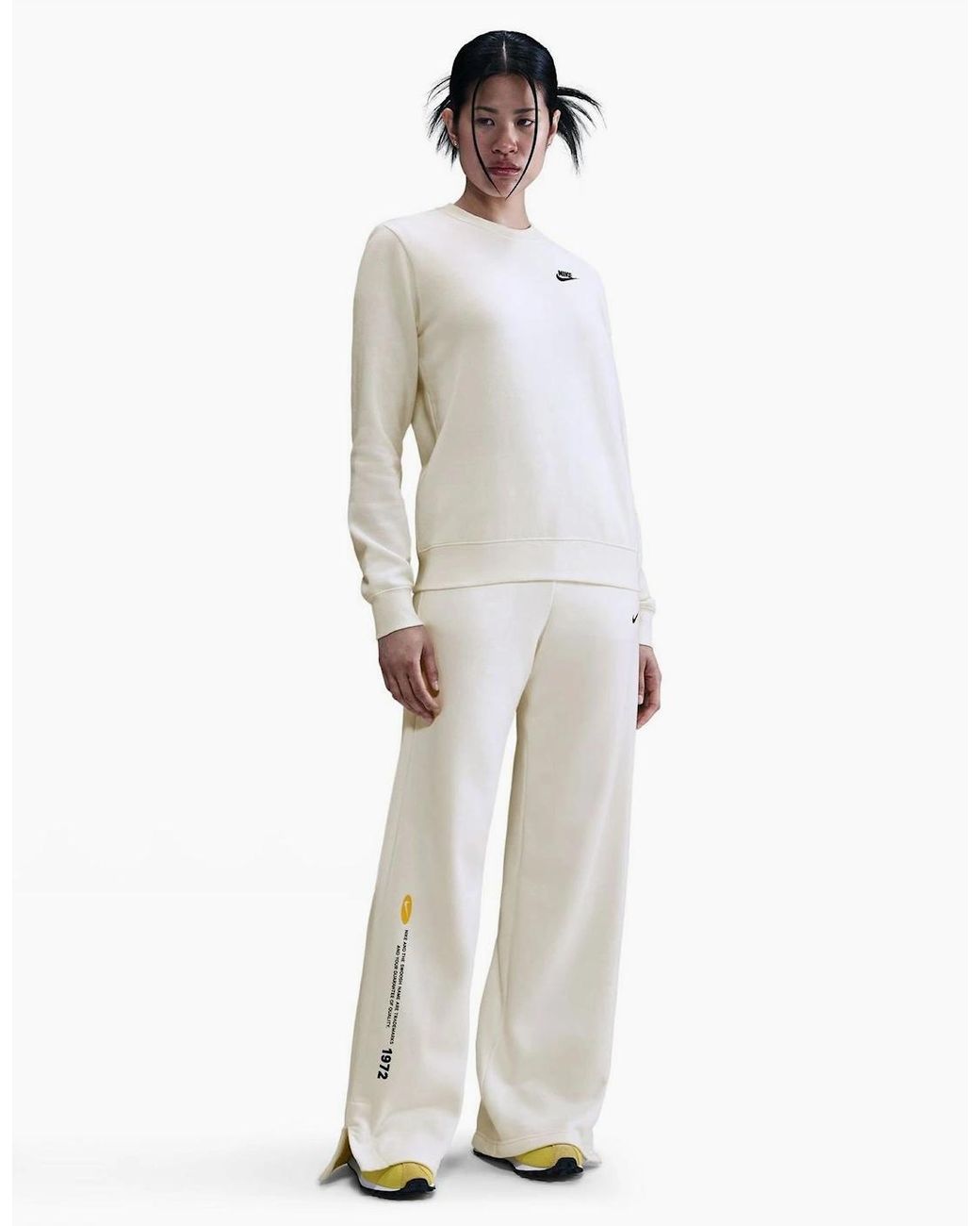 Nike White Classic Solid Patterned Wide Fit Sweatpants