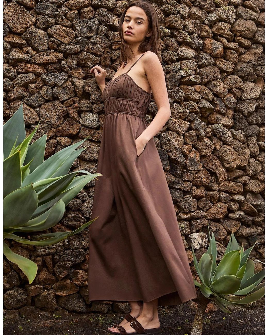 Ro&zo Brown Petite Chocolate Ruched Detail Midi Dress