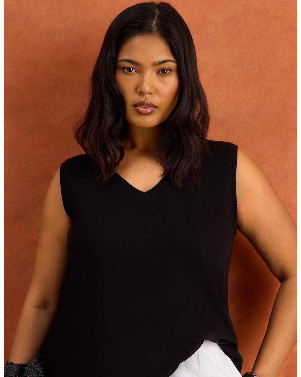 Live Unlimited London Black Cotton Slub V Neck Vest With Curved Hem