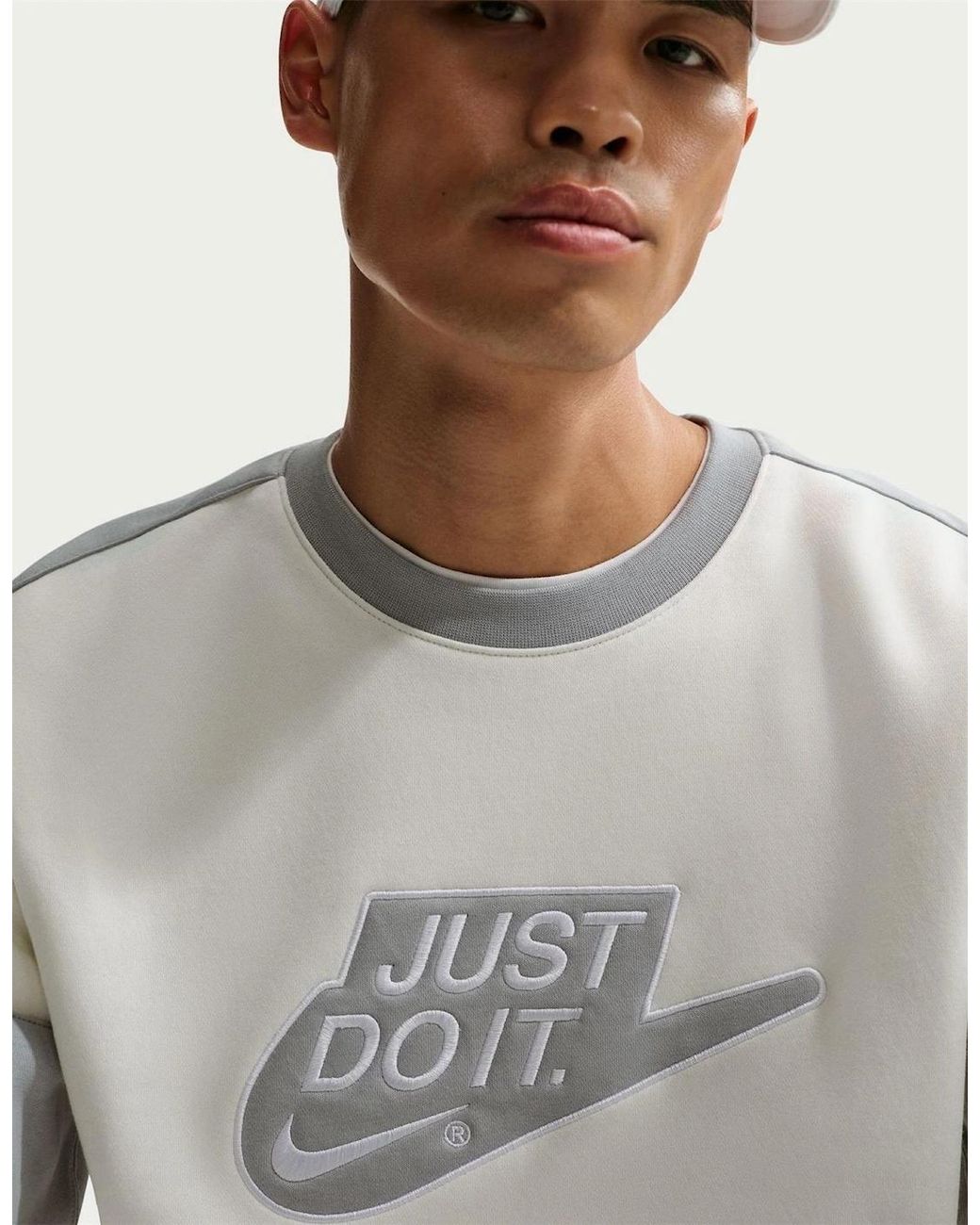 Nike Gray Wordmark Back Neck Logo Crew Neck Long Sleeve Sweatshirt for men
