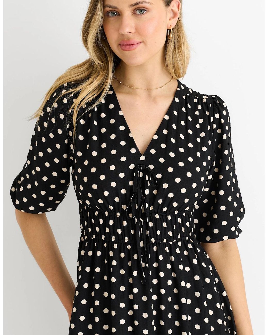 Gini London Black Spot Print Shirred Waist Shift Midi Dress